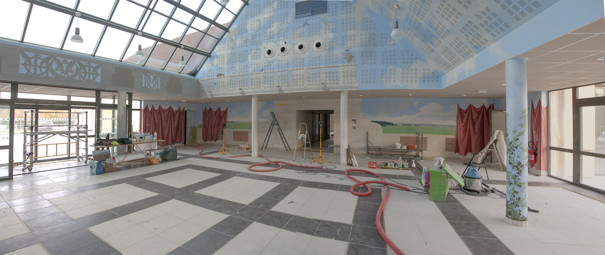 Panoramique de l'intérieur de la salle des fêtes d'Anet pendant le chantier