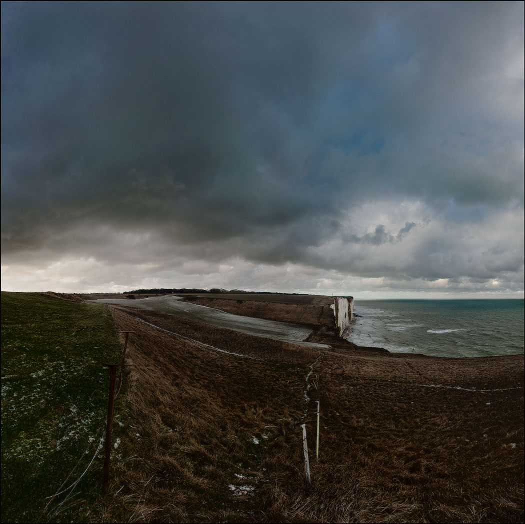 Photographie numérique en couleur du bord de falaise vers Ault